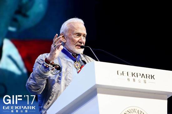 2017 ��O�͹��@���´�����v�_�ϵ� Buzz Aldrin�@�O�͹��@